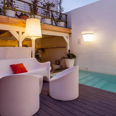In With Pool On The Beach *